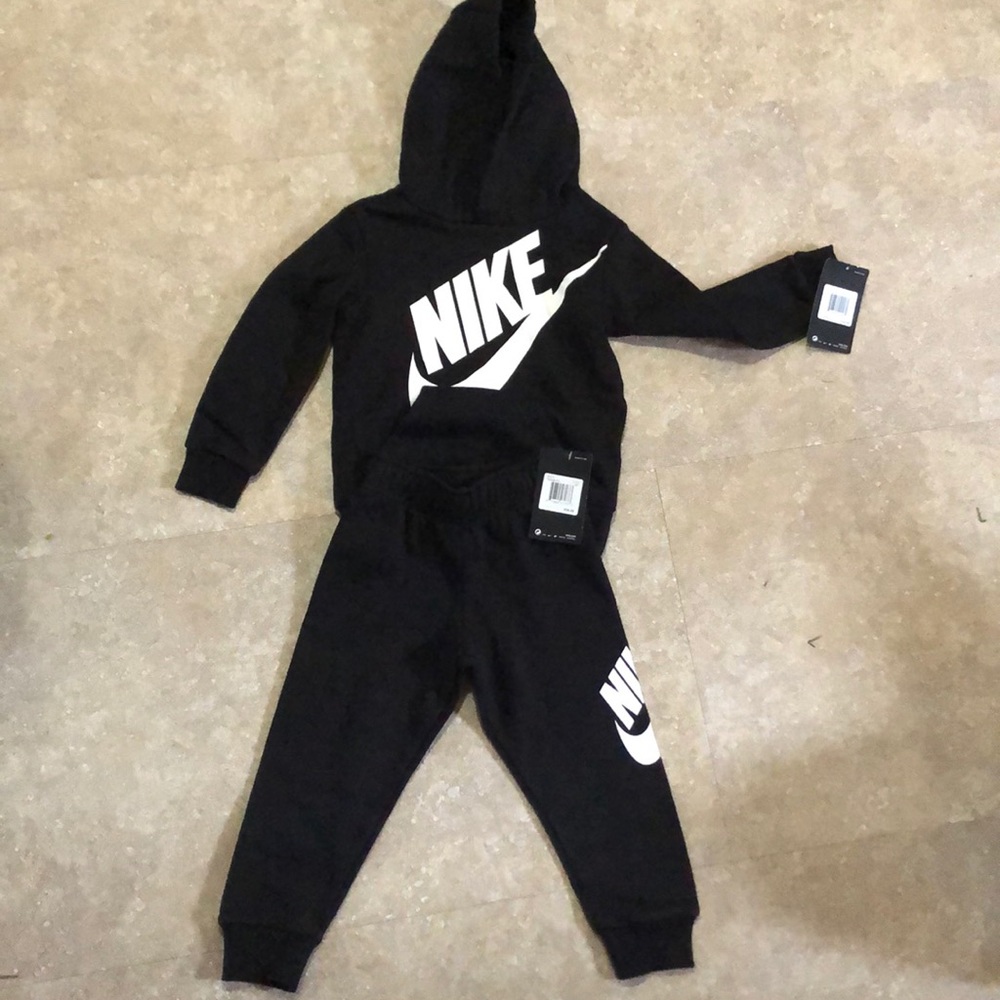 ‼️Nike track suit ‼️